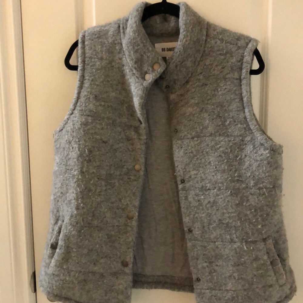 grey BB Dakota vest!